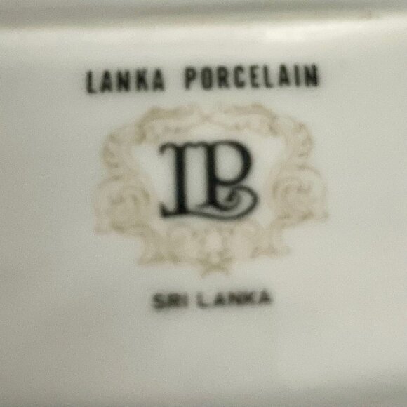 Vintage 1980s Husband & Wife Married Couple Collectible Salt & Pepper Shaker Set - Picture 7 of 7